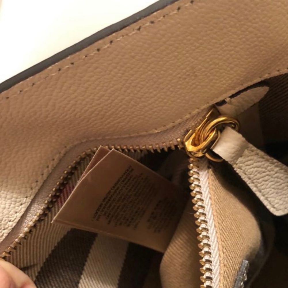 Burberry authentic bag 🌟 - Picture 8 of 8